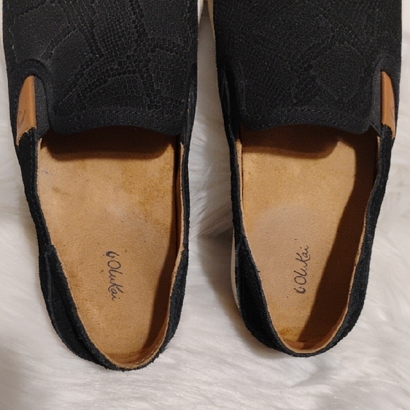 OluKai Black and White Slip-On Loafers Sz.7.5 Gently Worn - Picture 8 of 11